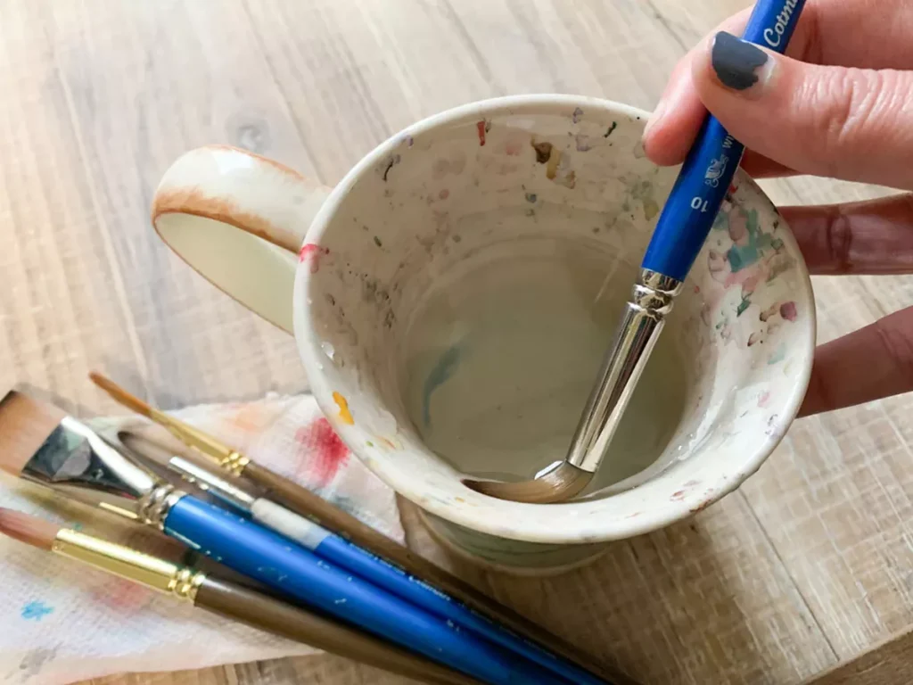 Keep painting Brushes Clean