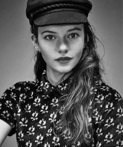 Black And White Mackenzie Foy paint by number